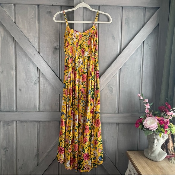 Hollister High Low Yellow Floral Garden butterflies bees Small Easter summer - Picture 5 of 10